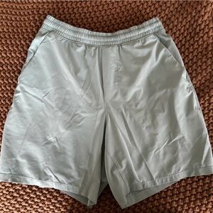 Men’s small lululemon Pace Breaker Lined Shorts 7” inseam- Willow Green